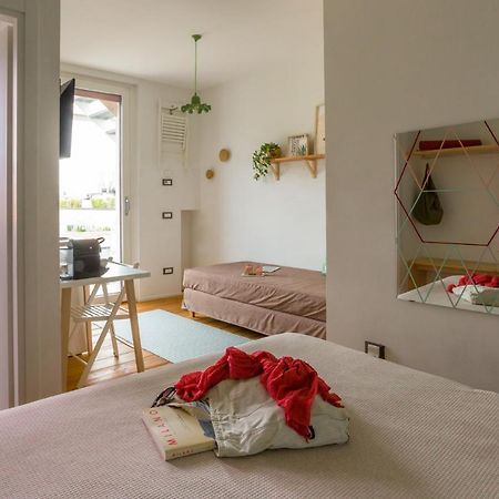 Duomo Views, Light, Jungle-Inspired Studio With Terrace Milano Ngoại thất bức ảnh