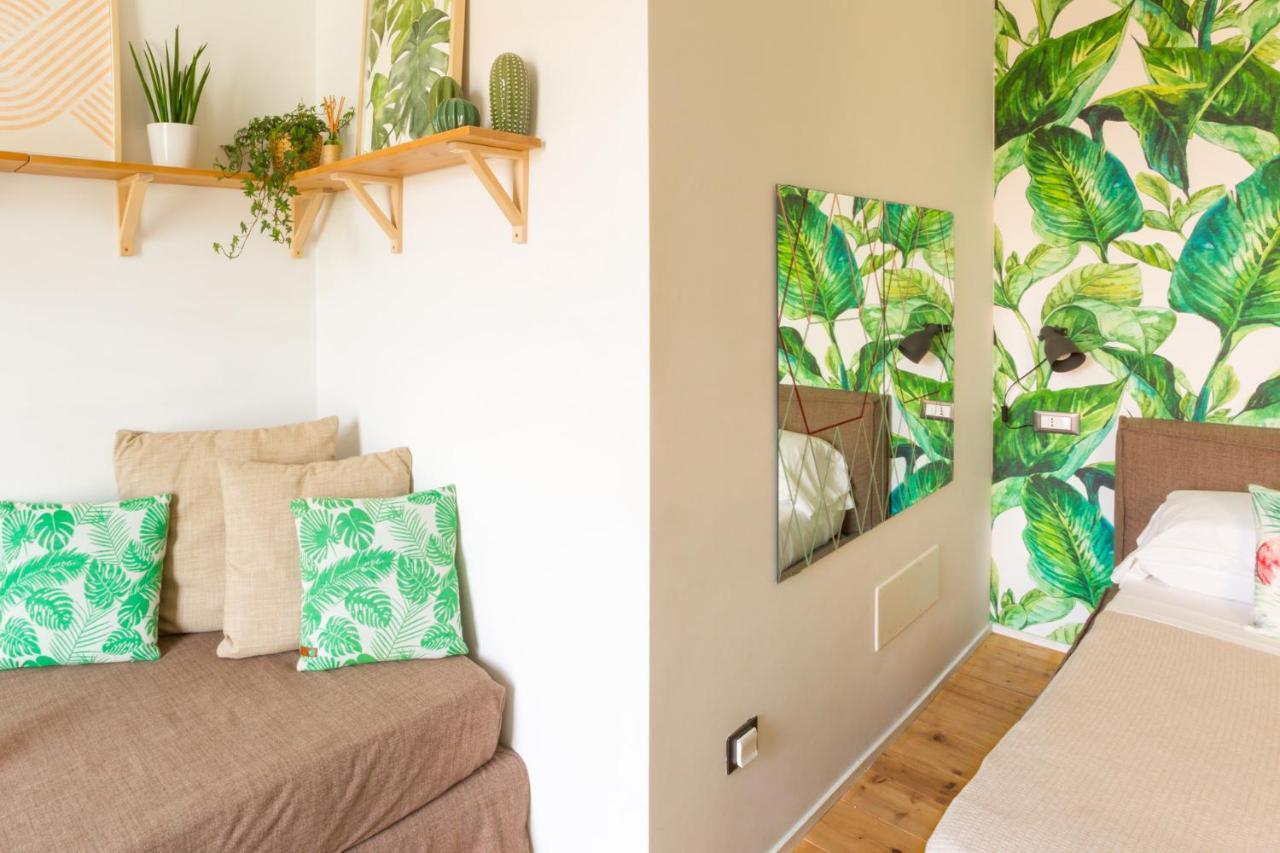 Duomo Views, Light, Jungle-Inspired Studio With Terrace Milano Ngoại thất bức ảnh